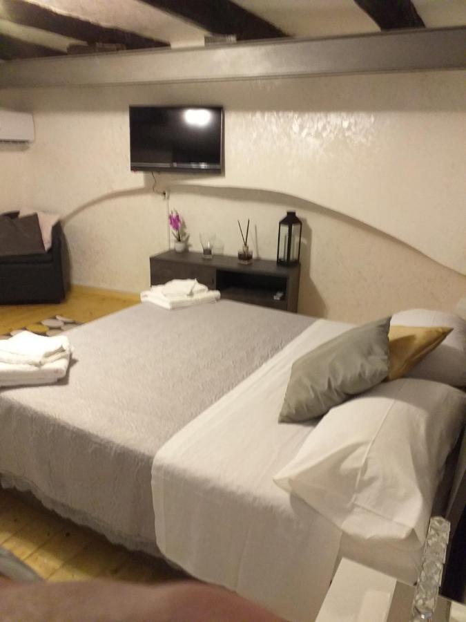 Sasy Jr House Via San Mattia 72 Apartment Napoli Ngoại thất bức ảnh